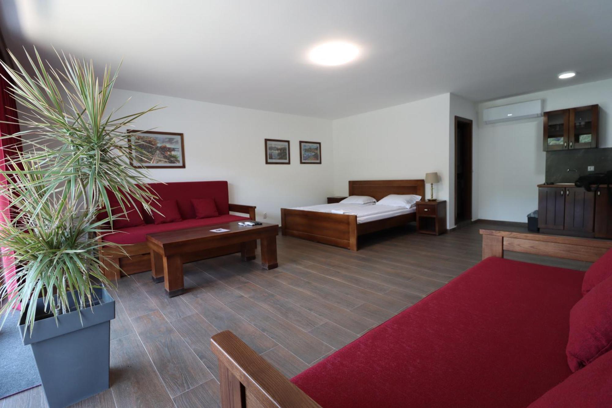 Dunavska Vila Milosavljevic Donji Milanovac Bagian luar foto