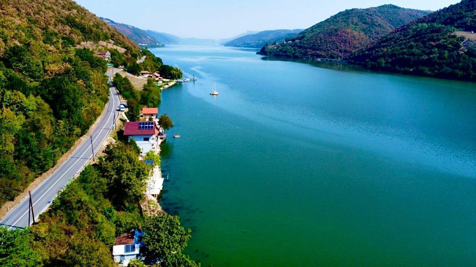 Dunavska Vila Milosavljevic Donji Milanovac Bagian luar foto